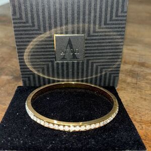 New old stock w/box Vtg Avon Bangle Rhinestone Bracelet Gold Tone 1980s